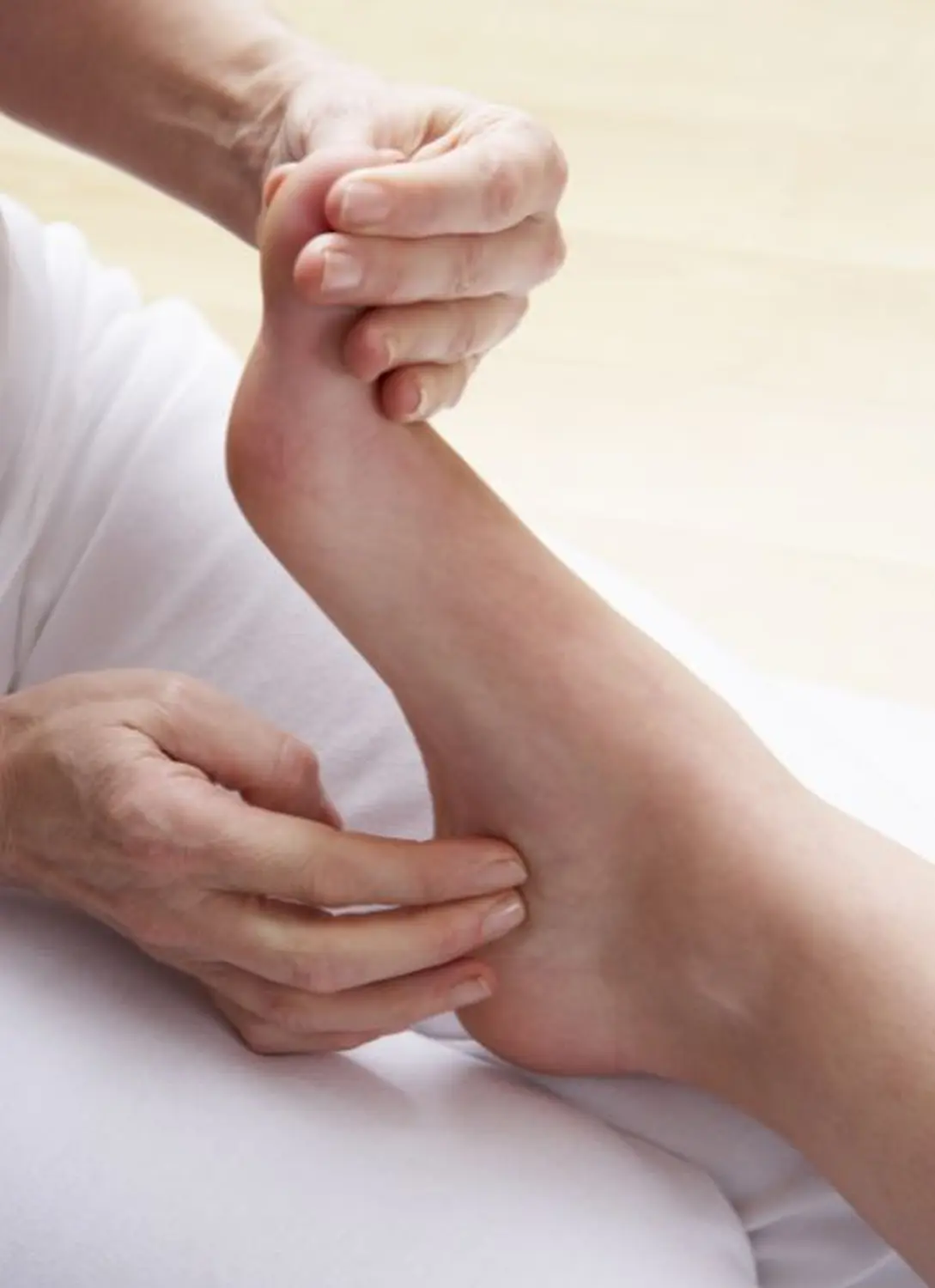 Massage der Fußreflexzonen im Wellnesszentrum Unterhaching
