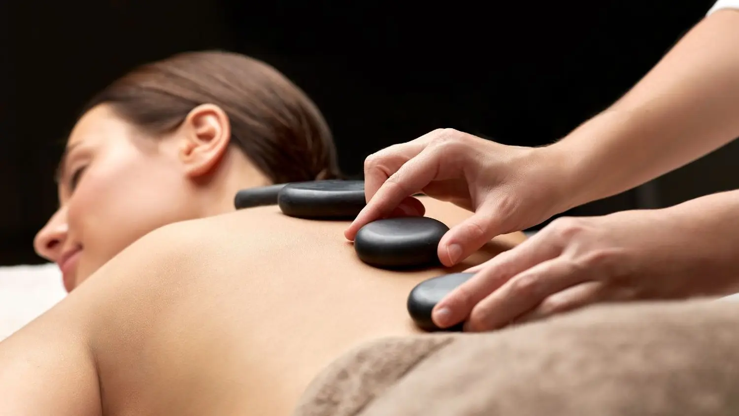 Hot Stone Massage Unterhaching